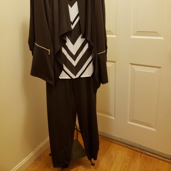 Chico's Ultimate fit Knit Brown Ruched Ankle Pants - Picture 2 of 6